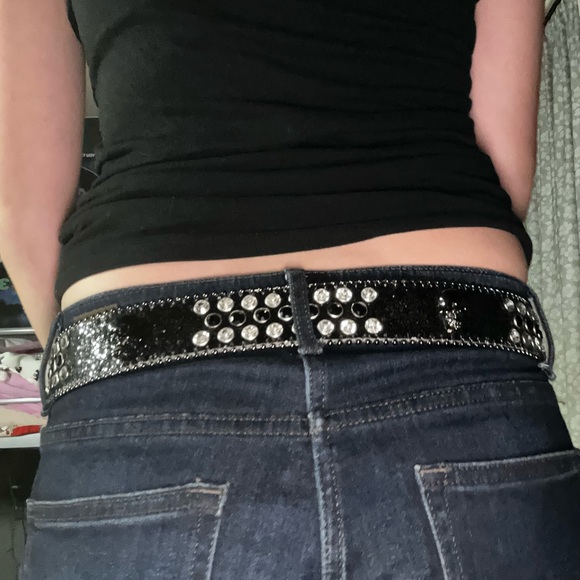 Black Skull Studded Rhinestone Belt - Picture 3 of 7